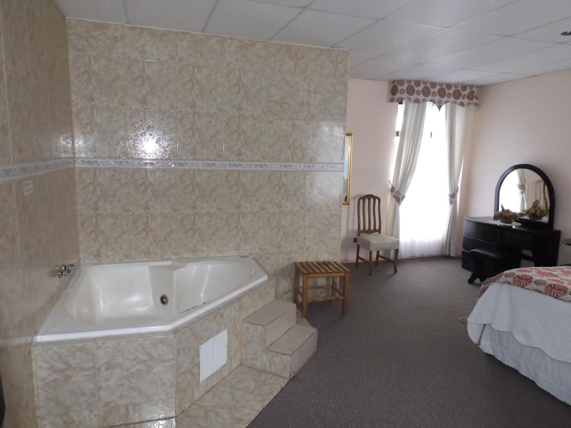 Hotel Esmeralda 3*